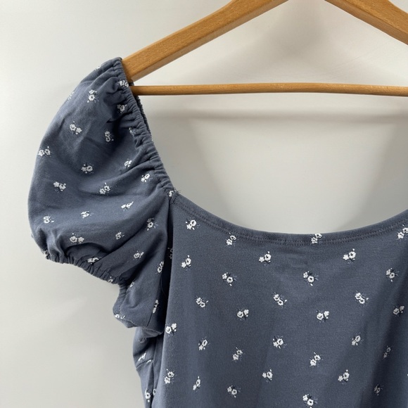 Hollister Steel Blue Floral Puffed Short Sleeve Top – Size Medium - Picture 6 of 7